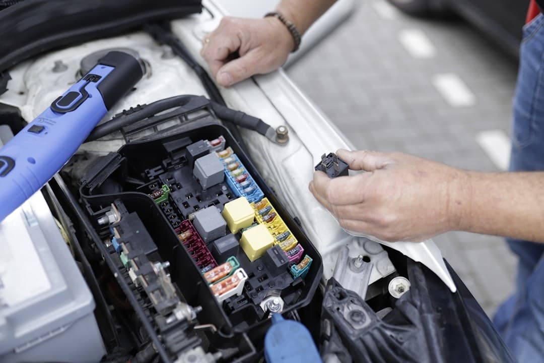 Como Prolongar a Vida da Bateria Automotiva e Evitar Ficar na Mão