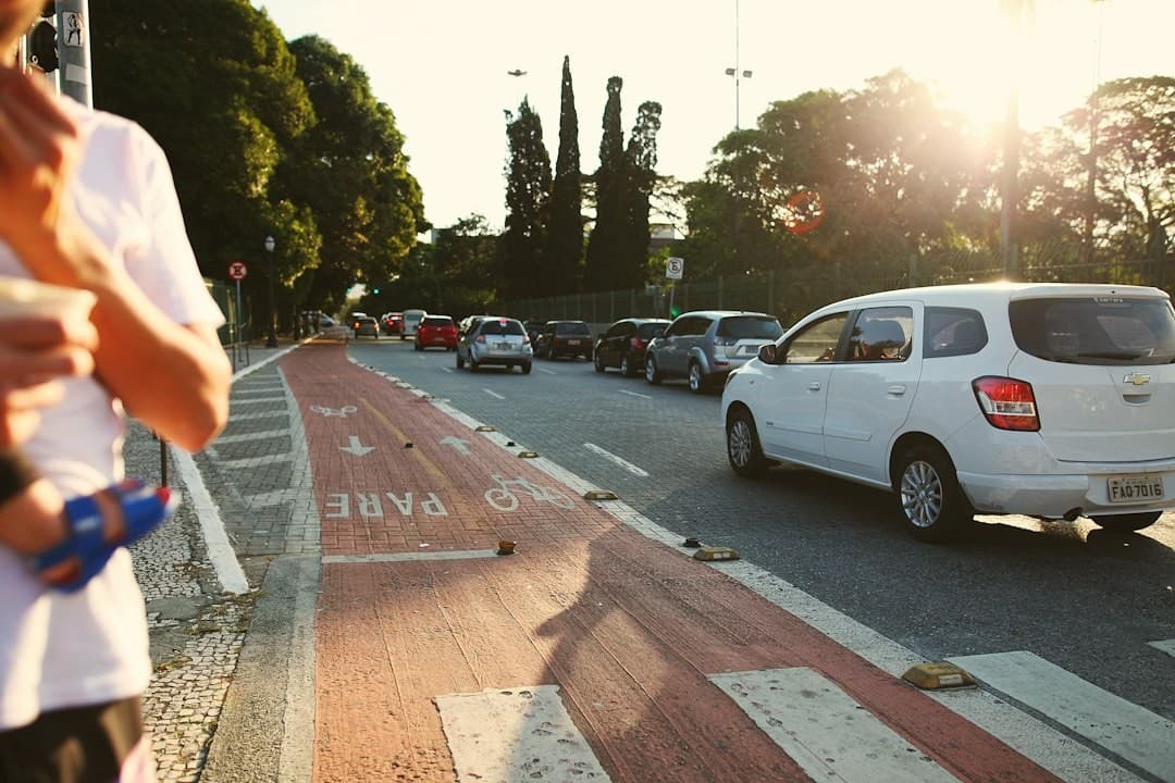 Do carro com Wi‑Fi ao nó ativo da cidade inteligente