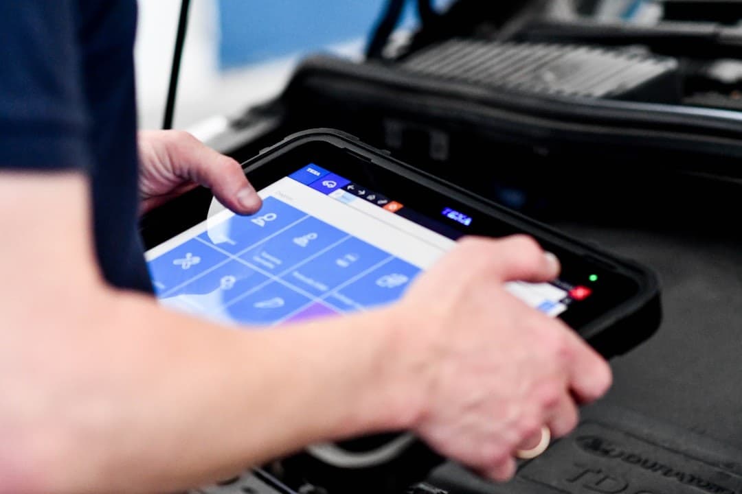 Como Diagnosticar e Resolver Panes Elétricas no Carro Verificando Fusíveis e Relés