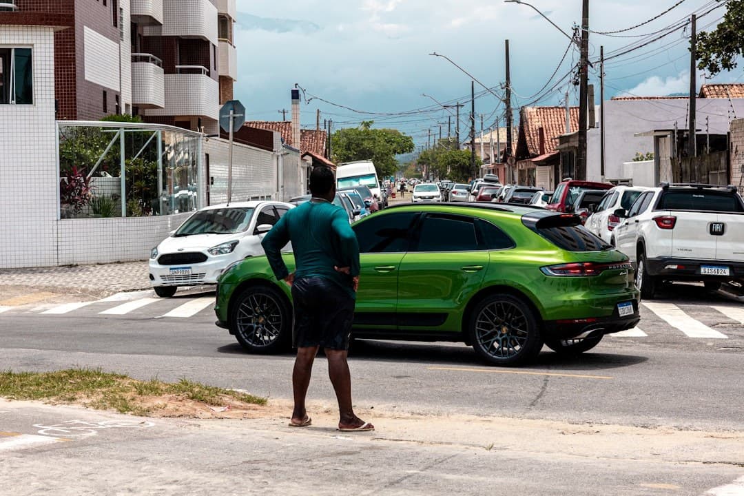 Do Conceito à Rua: A Engenharia e o Roteiro Regulatório para um Híbrido Flex Independente