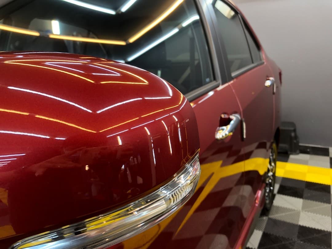 Cera, Selante ou Vitrificação: Qual é a Melhor Proteção para a Pintura do Seu Carro?