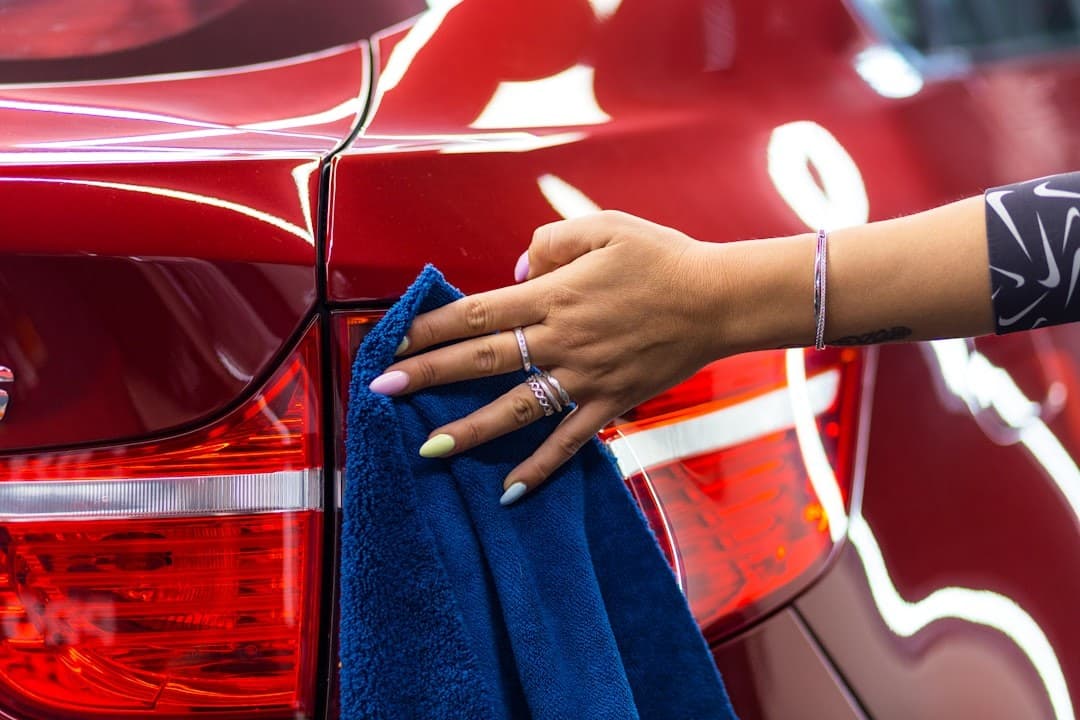 Guia Completo: Identificação, Remoção e Prevenção de Manchas na Pintura Automotiva