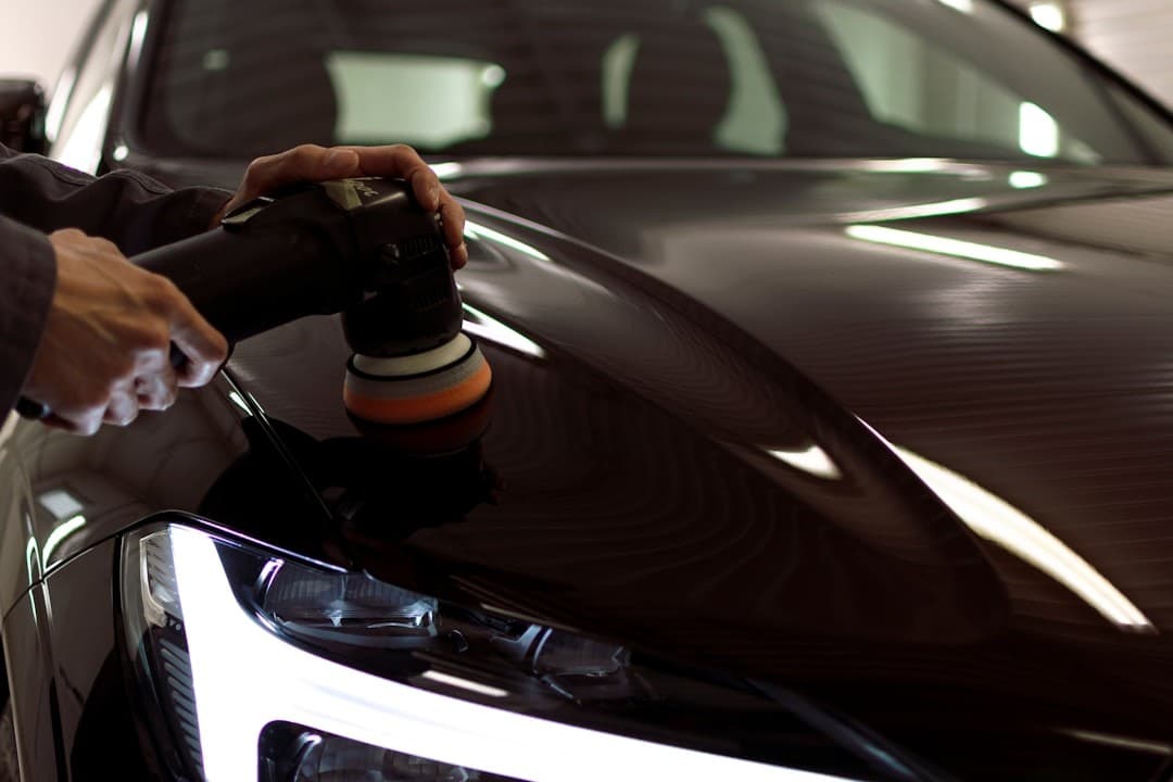 Pintura do carro oxidada ou desbotada? Saiba como diagnosticar e corrigir cada estágio (2025)